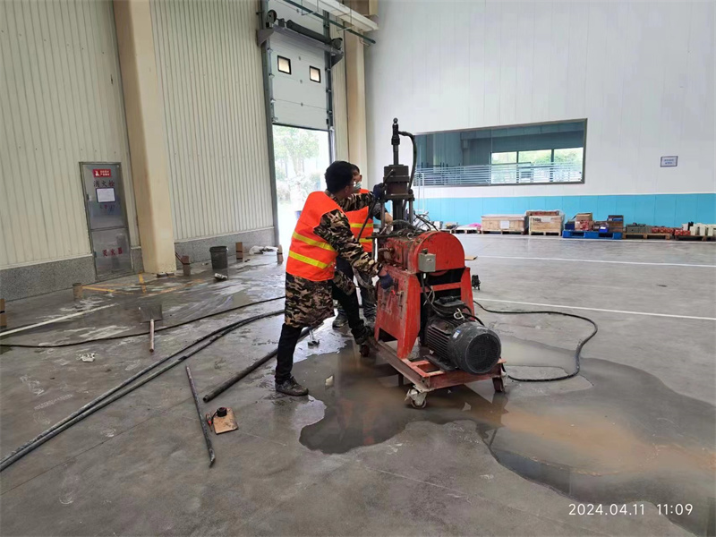 双湖厂房地面下沉塌陷注浆加固施工